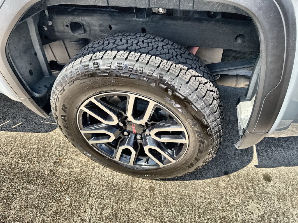 Certified 2024 GMC Sierra 1500 AT4 w/ Technology Package AWD/4WD image 12
