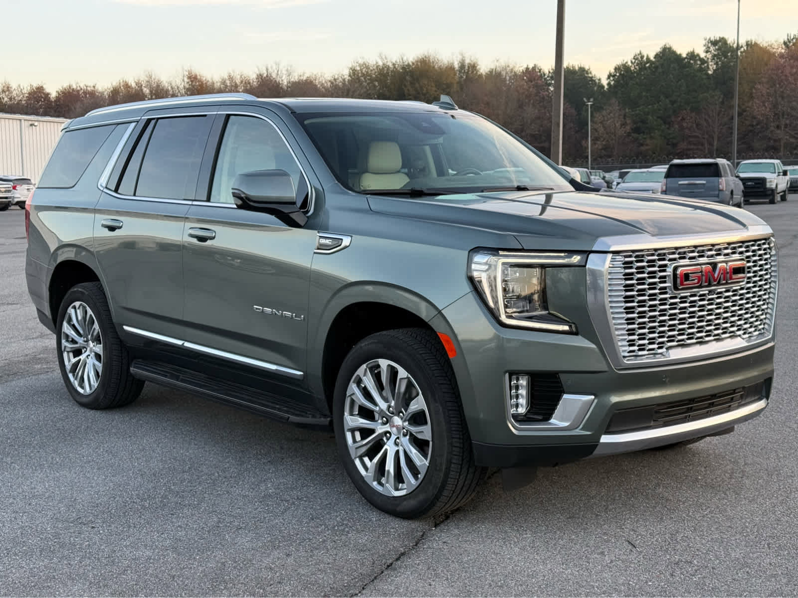 Used 2024 GMC Yukon Denali image 3