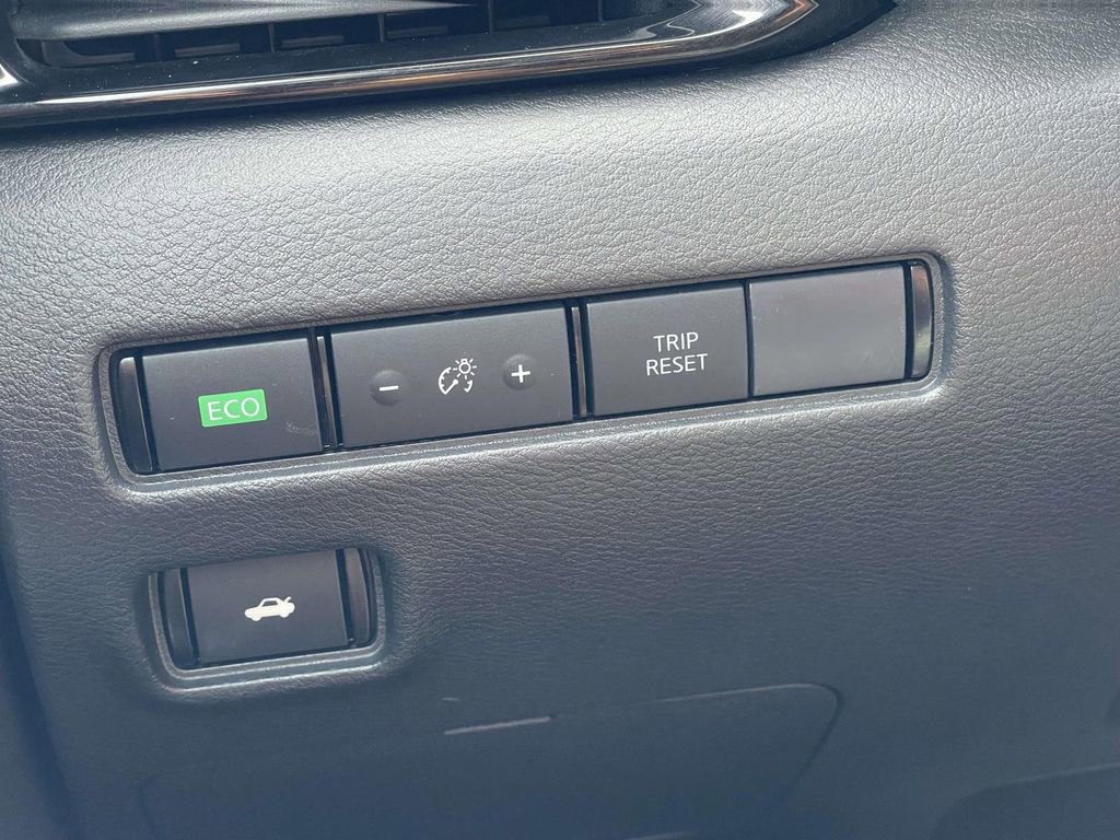 Used 2024 Nissan Sentra SR w/ SR Premium Package image 10