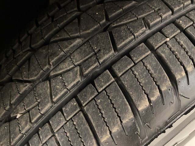 Used 2024 Chevrolet Traverse LT image 31