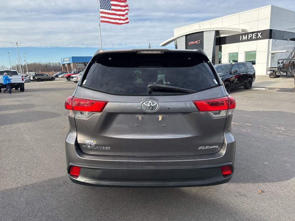 Used 2019 Toyota Highlander XLE image 4