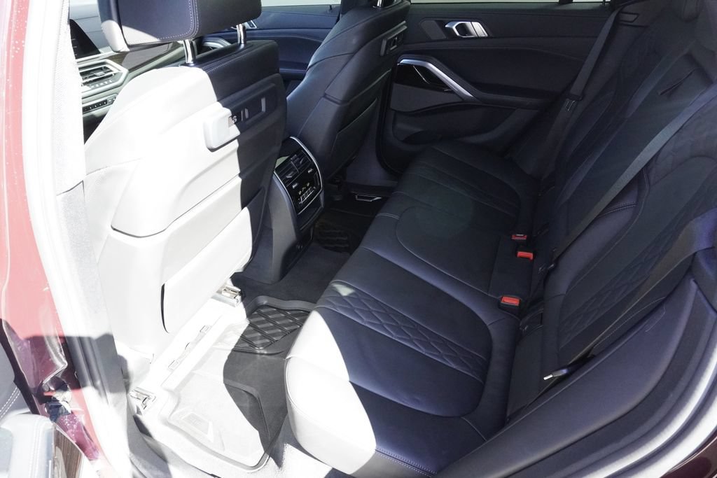 Used 2021 BMW X6 M50i AWD/4WD image 29