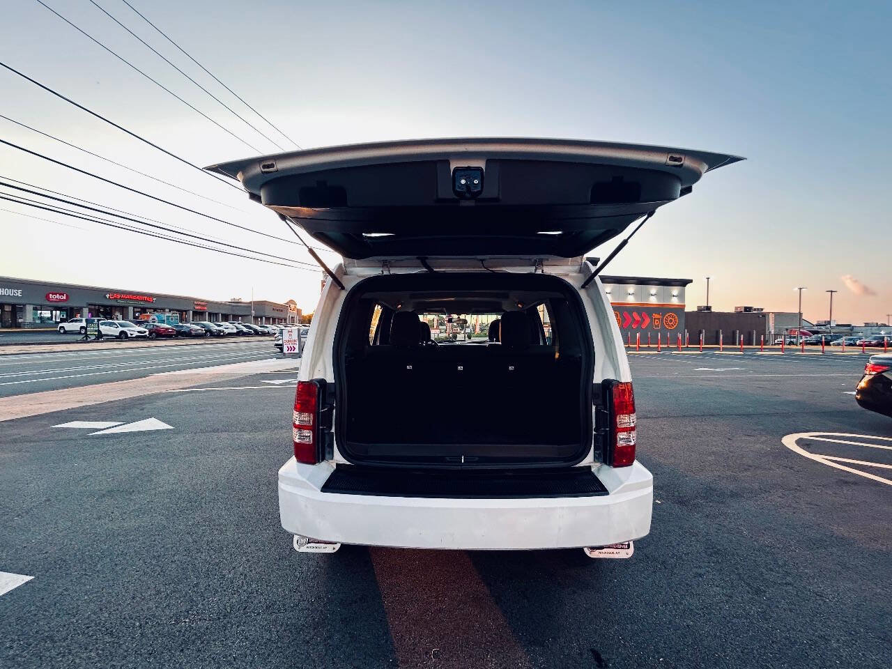 Used 2012 Jeep Liberty Sport image 29