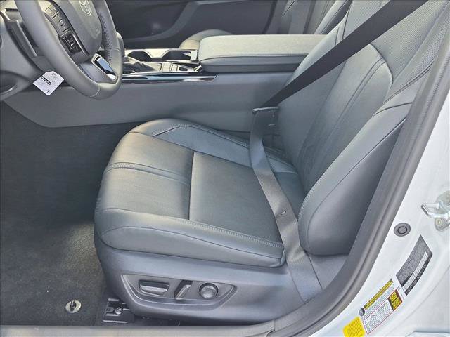 New 2026 Toyota Camry XSE FWD image 4