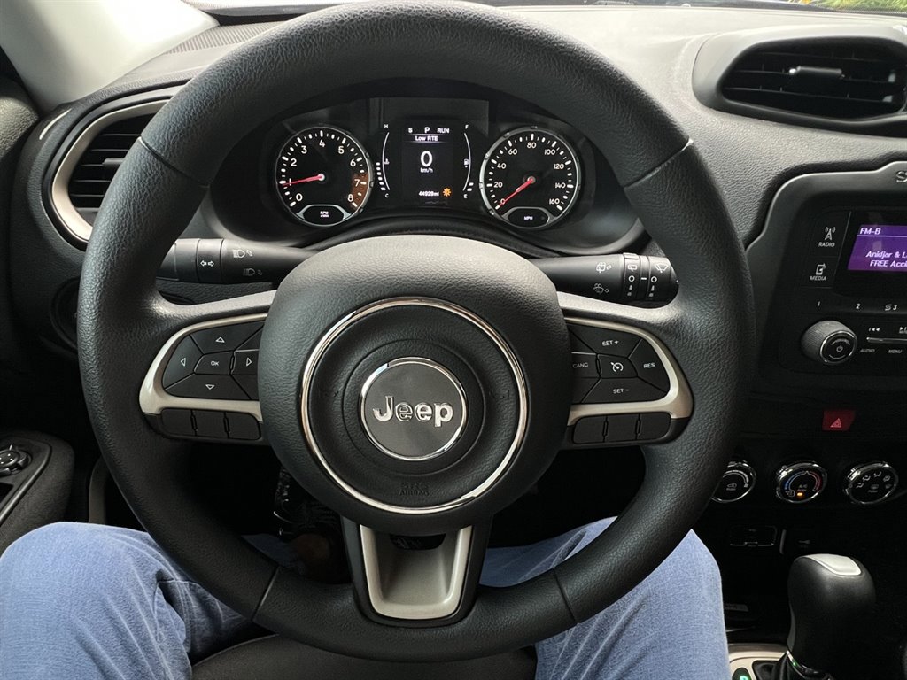 Used 2017 Jeep Renegade Sport w/ Power & Air Group FWD image 21