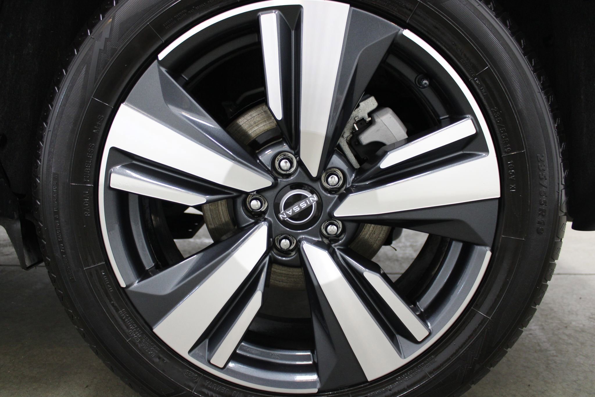 Used 2024 Nissan Rogue SL image 7