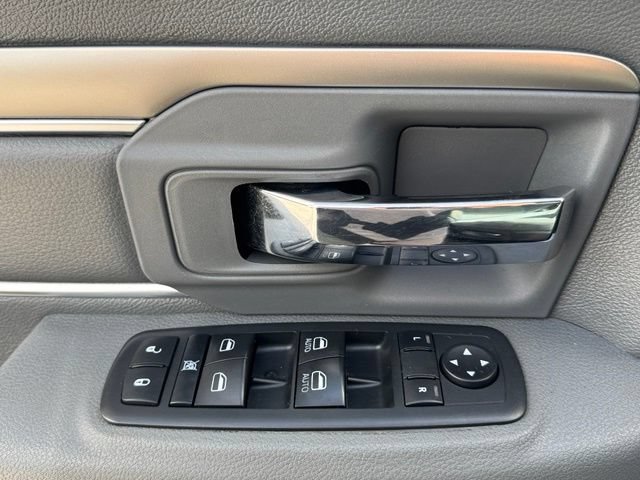 Used 2020 RAM 1500 Classic SLT AWD/4WD image 8
