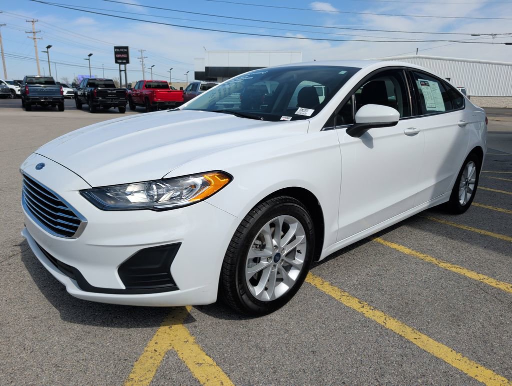 Used 2020 Ford Fusion SE image 3
