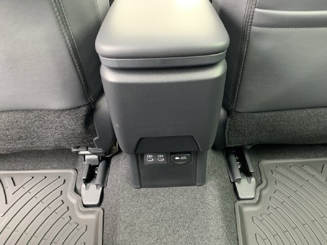 New 2026 Toyota Prius Plug-In Hybrid FWD image 33
