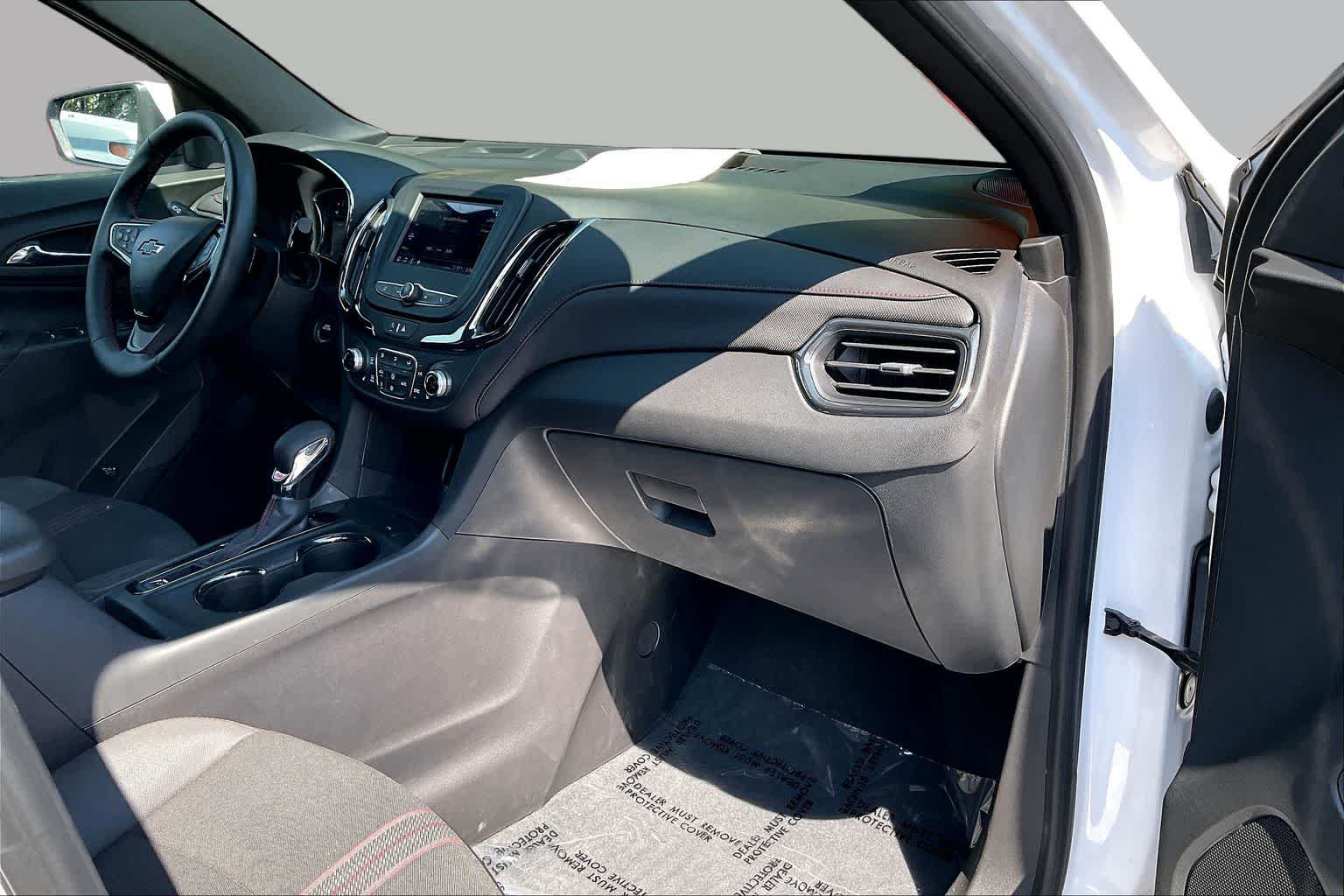 Used 2023 Chevrolet Equinox RS FWD image 16