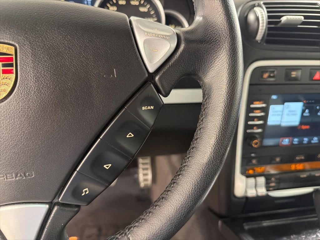 Used 2006 Porsche Cayenne Turbo AWD/4WD image 13