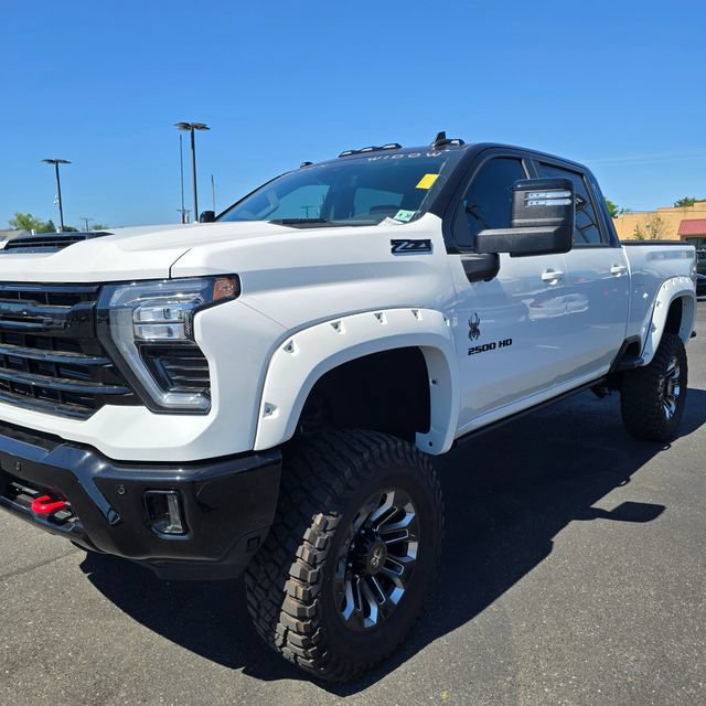 Used 2025 Chevrolet Silverado 2500 LT w/ Trail Boss Package AWD/4WD image 9