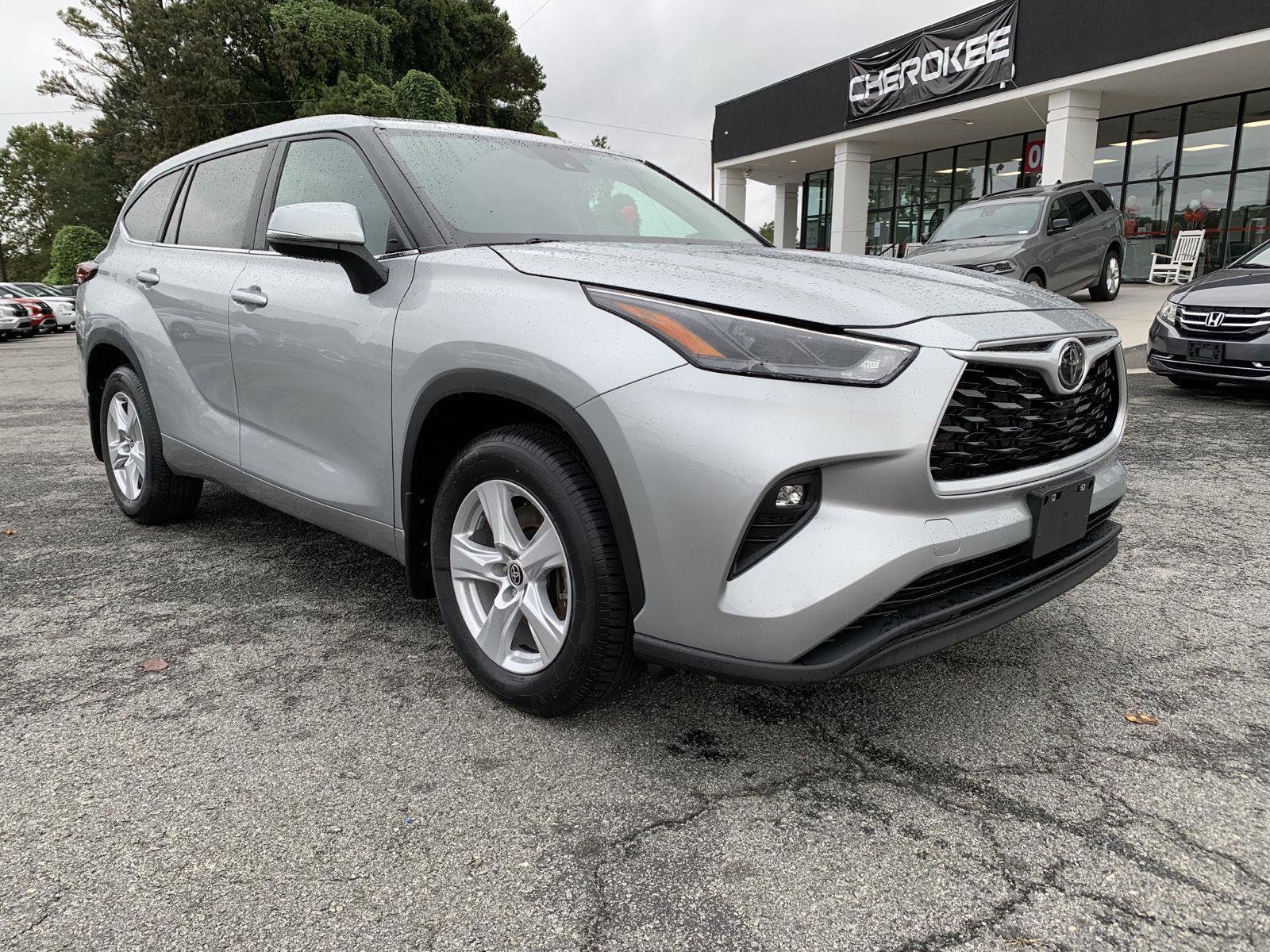 Used 2024 Toyota Highlander XLE