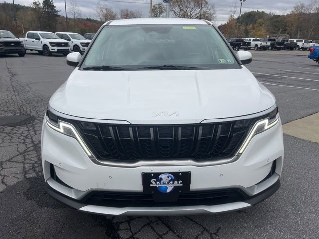 Used 2024 Kia Carnival EX image 11