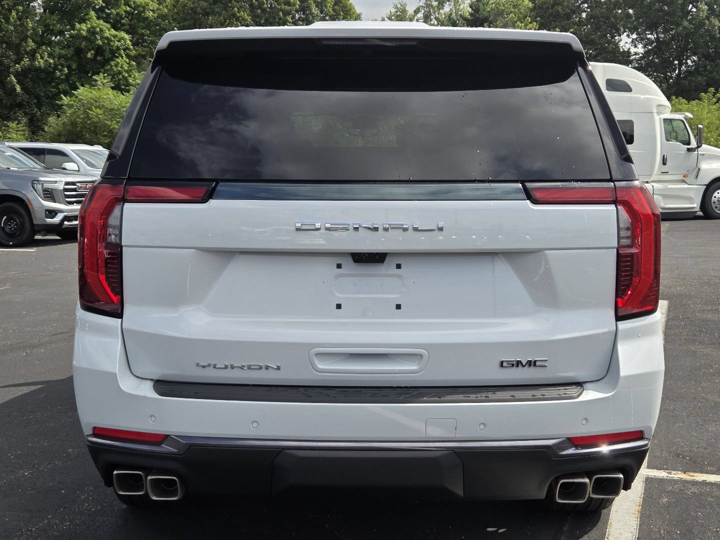 New 2026 GMC Yukon XL Denali Ultimate AWD/4WD image 19