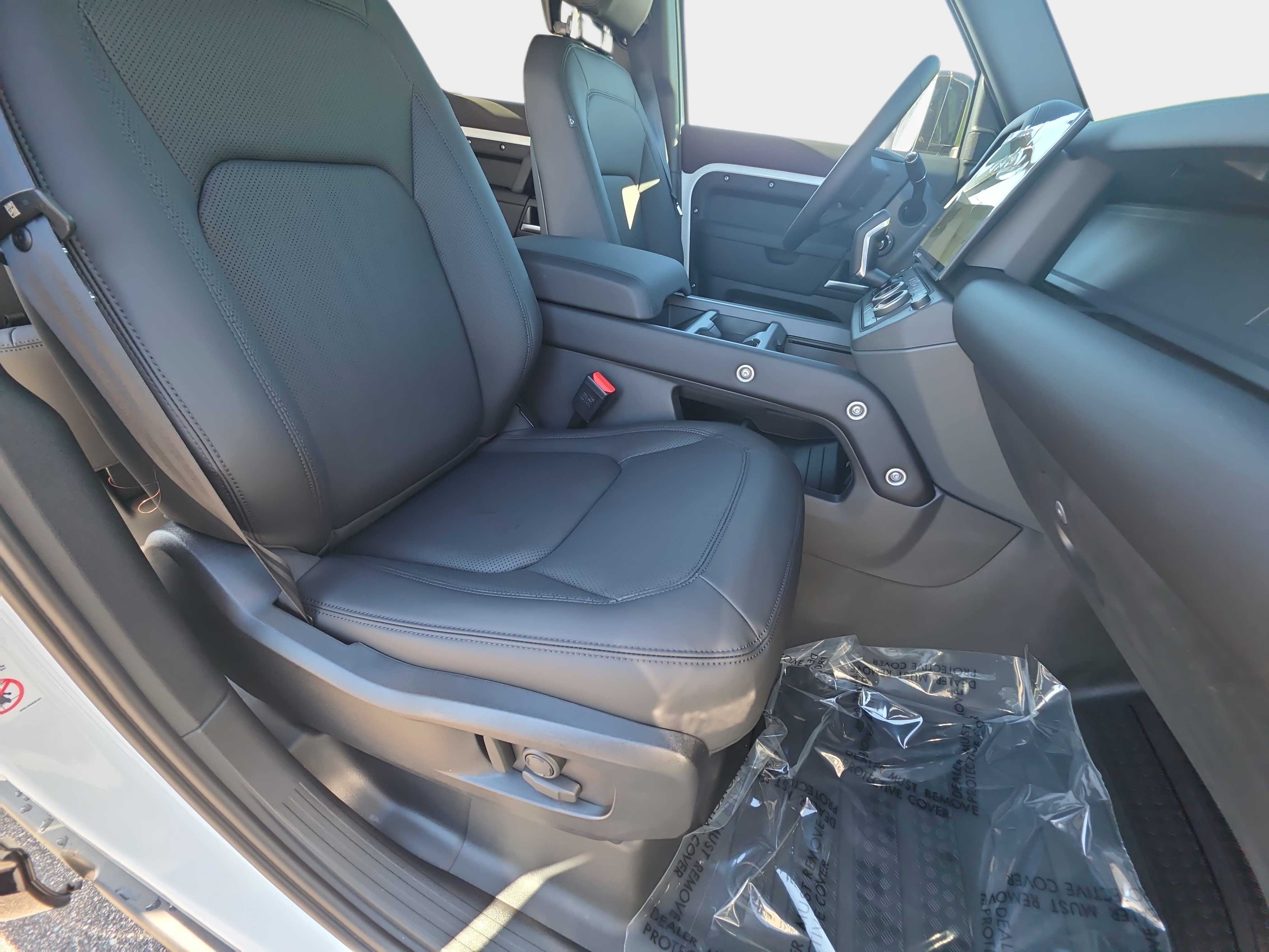 New 2026 Land Rover Defender 110 X-Dynamic SE AWD/4WD image 10
