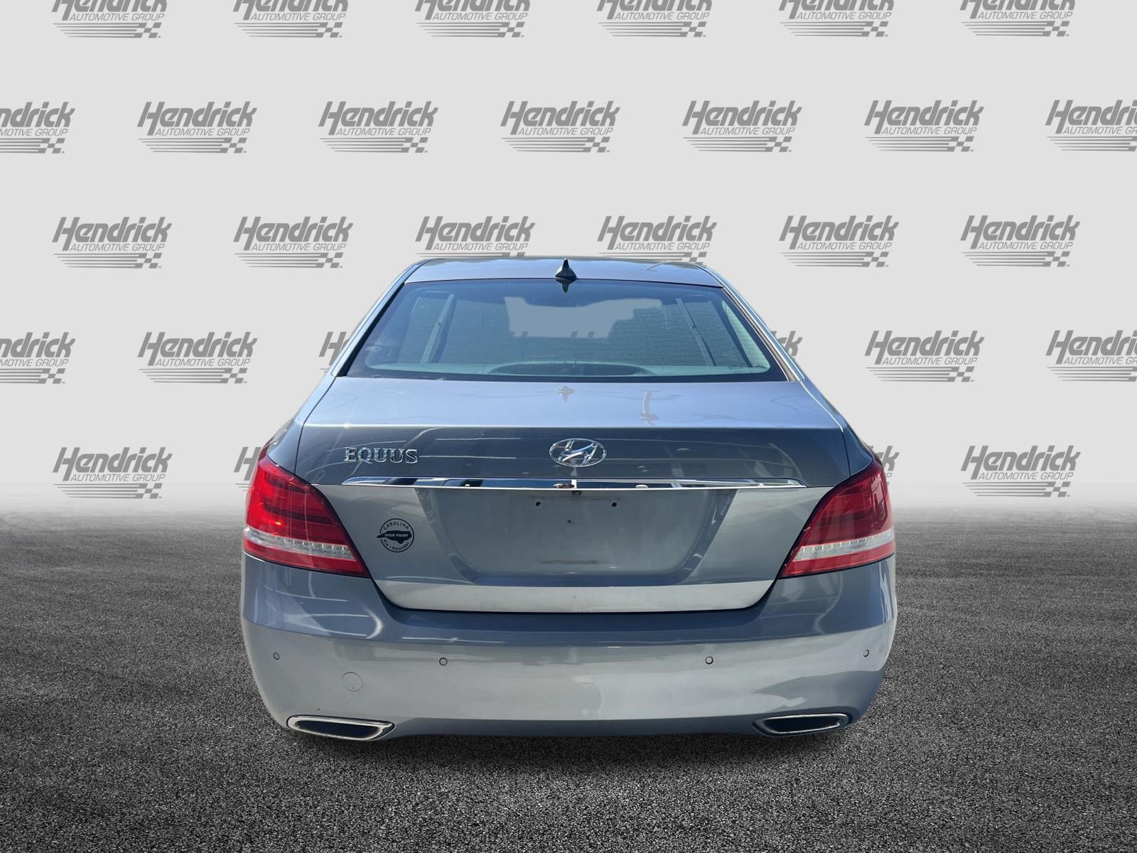 Used 2014 Hyundai Equus Signature RWD image 9
