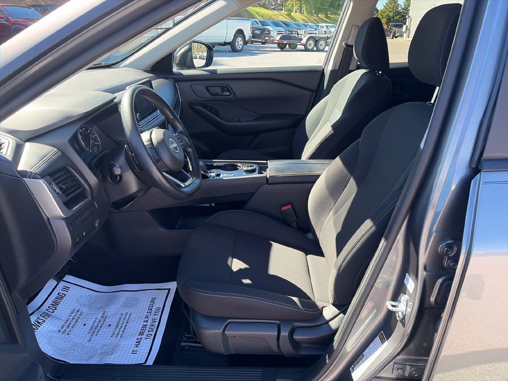 Used 2024 Nissan Rogue S AWD/4WD image 10