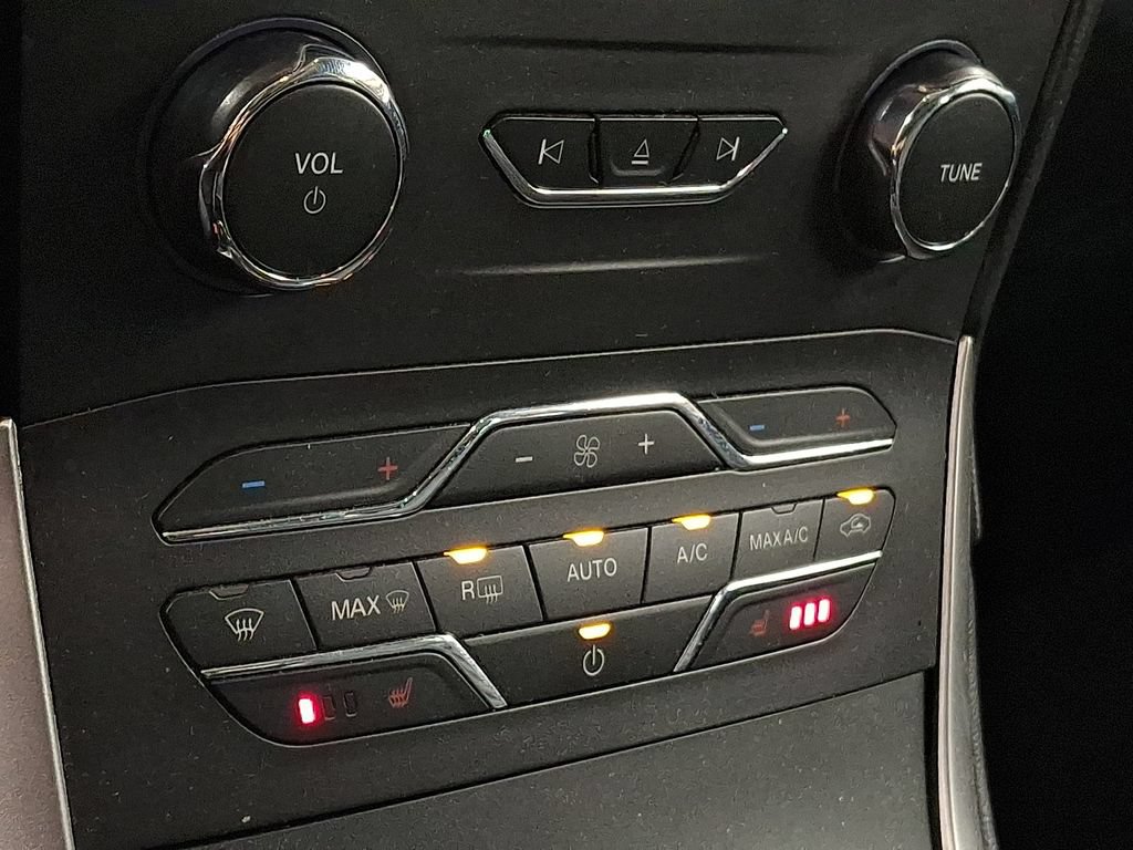 Used 2018 Ford Edge SEL w/ Equipment Group 201A AWD/4WD image 14