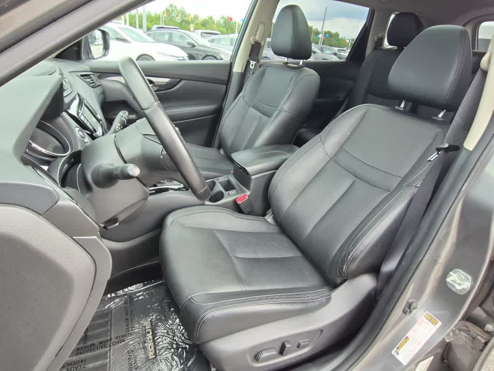 Used 2017 Nissan Rogue SL w/ SL Premium Package AWD/4WD image 10