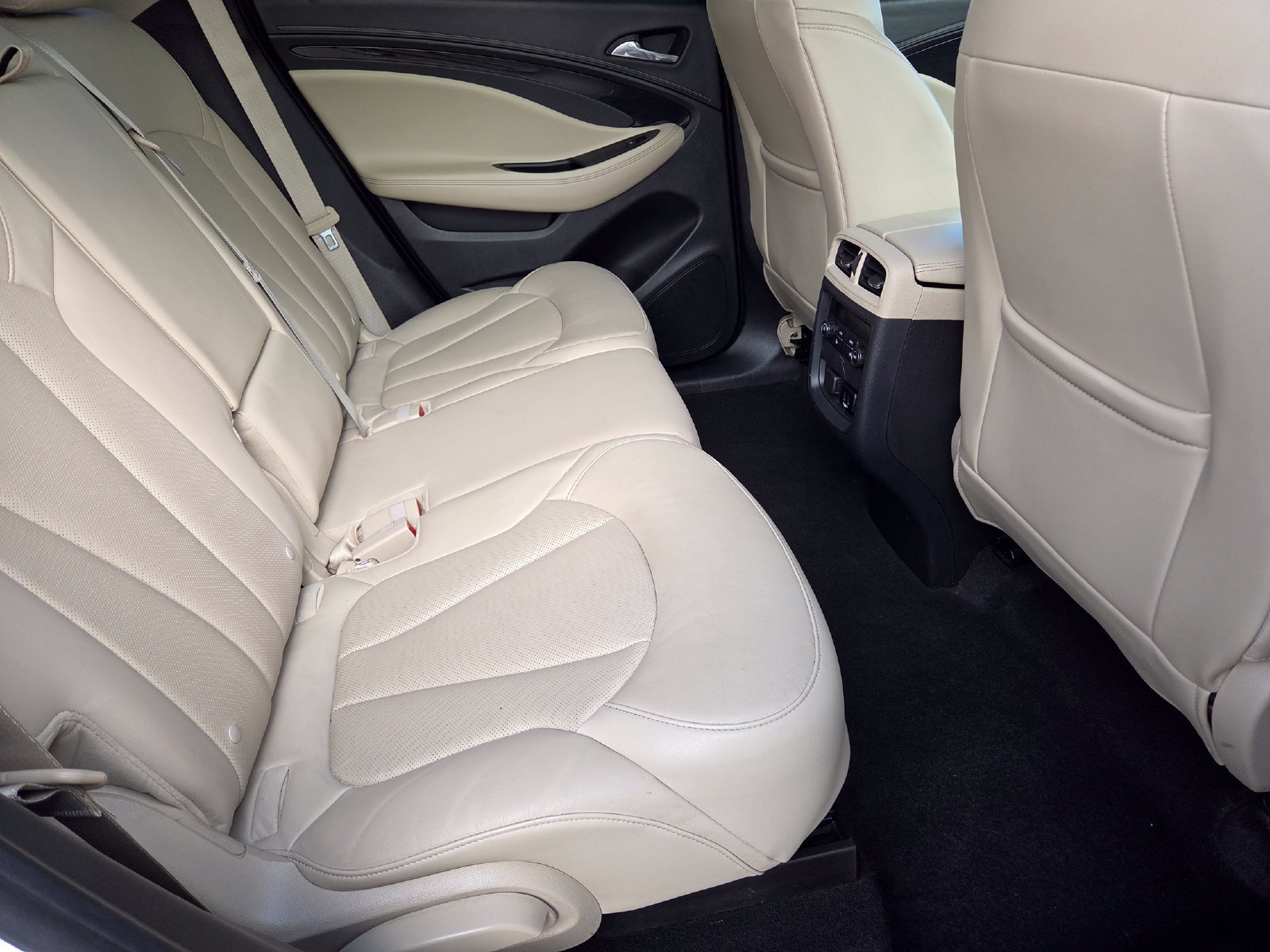 Used 2018 Buick Envision Essence AWD/4WD image 18