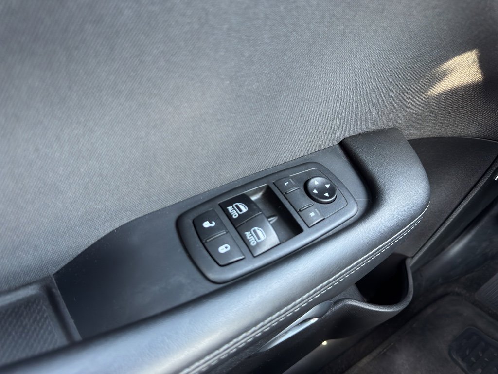 Used 2019 Dodge Challenger SXT w/ Driver Convenience Group image 21