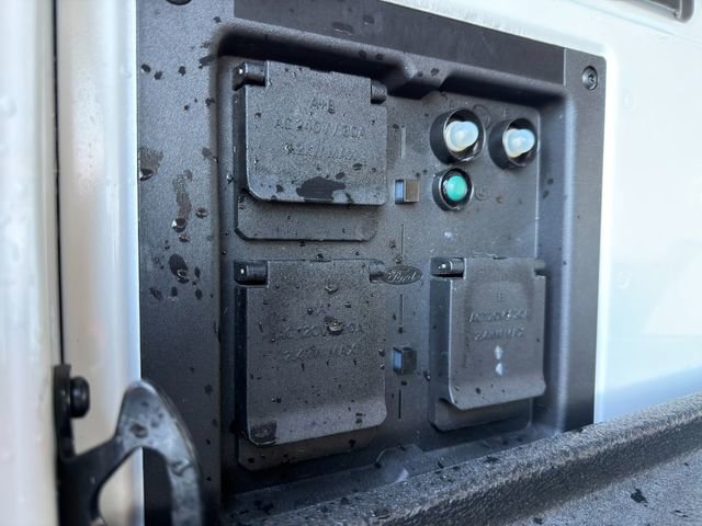 Used 2022 Ford F150 Lightning Platinum image 12