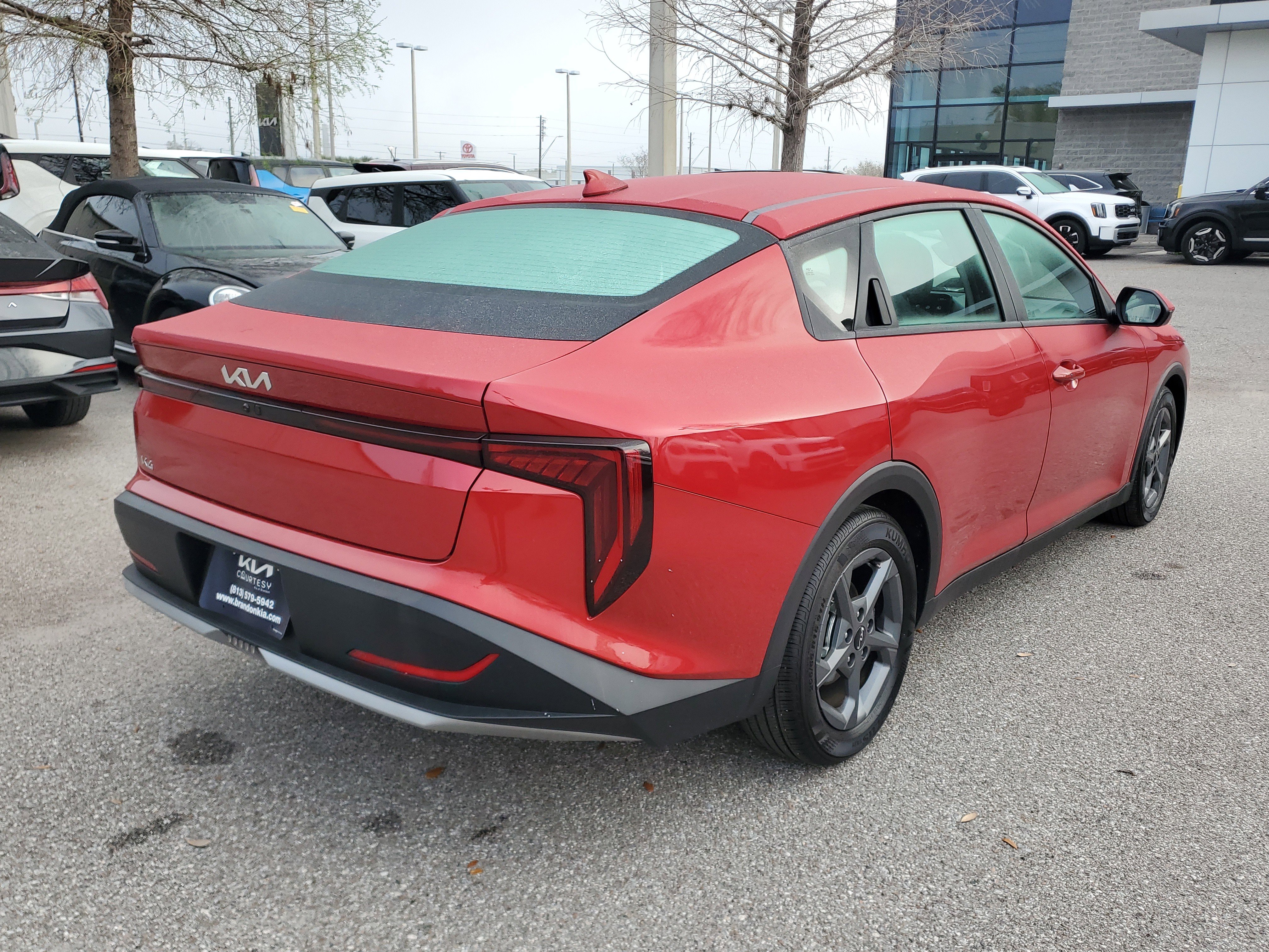 Used 2025 Kia K4 LXS image 3