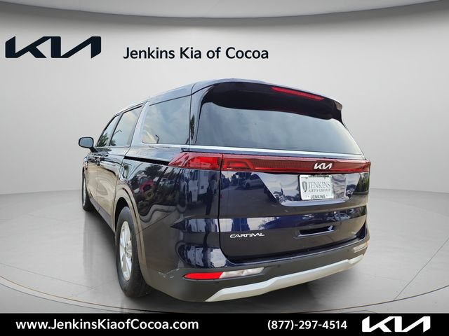 Used 2024 Kia Carnival LX FWD image 7