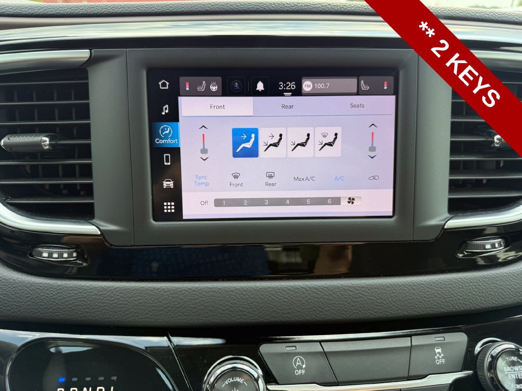 Used 2022 Chrysler Voyager LX FWD image 23