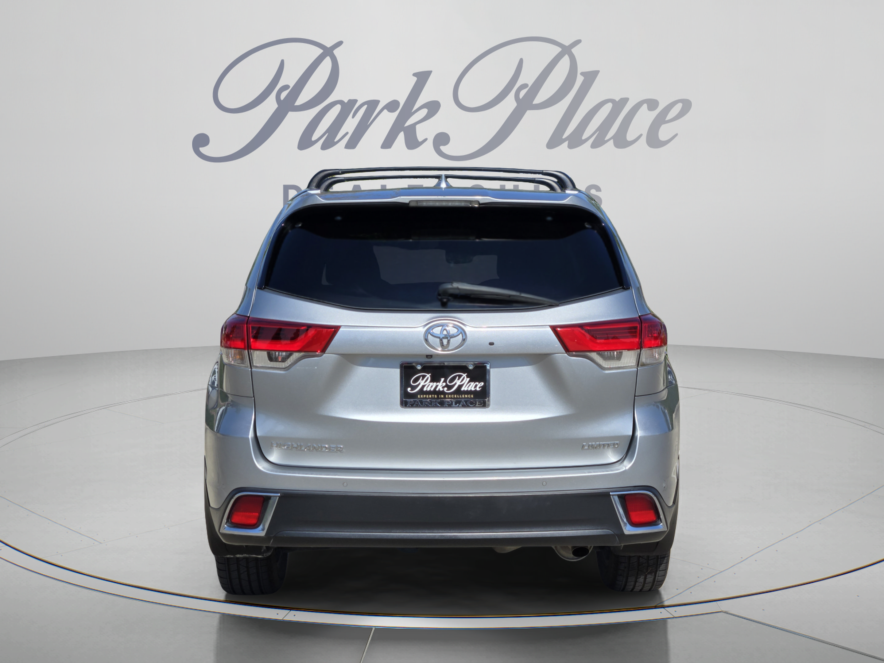 Used 2018 Toyota Highlander Limited FWD image 4