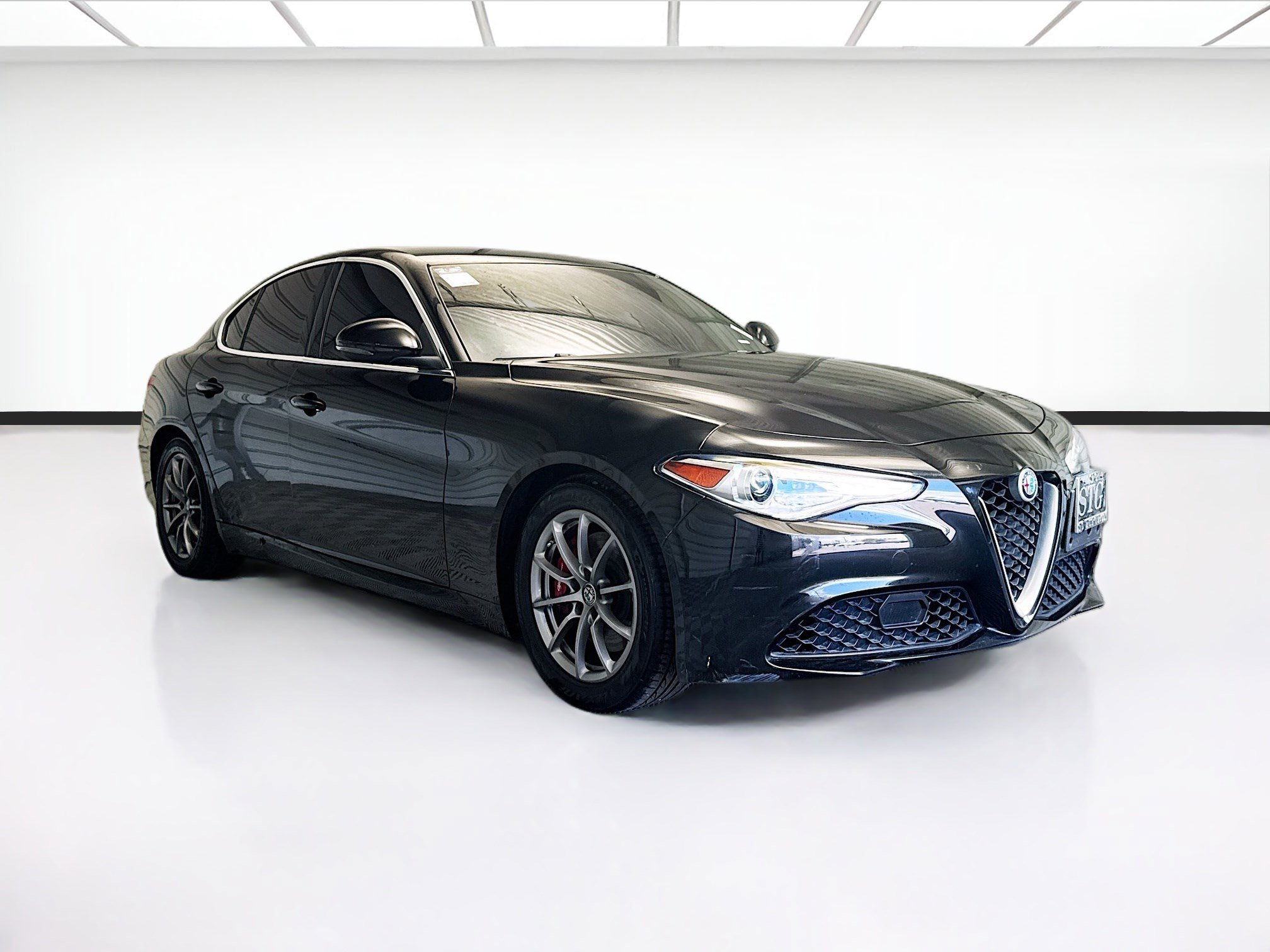 Used 2018 Alfa Romeo Giulia RWD image 3