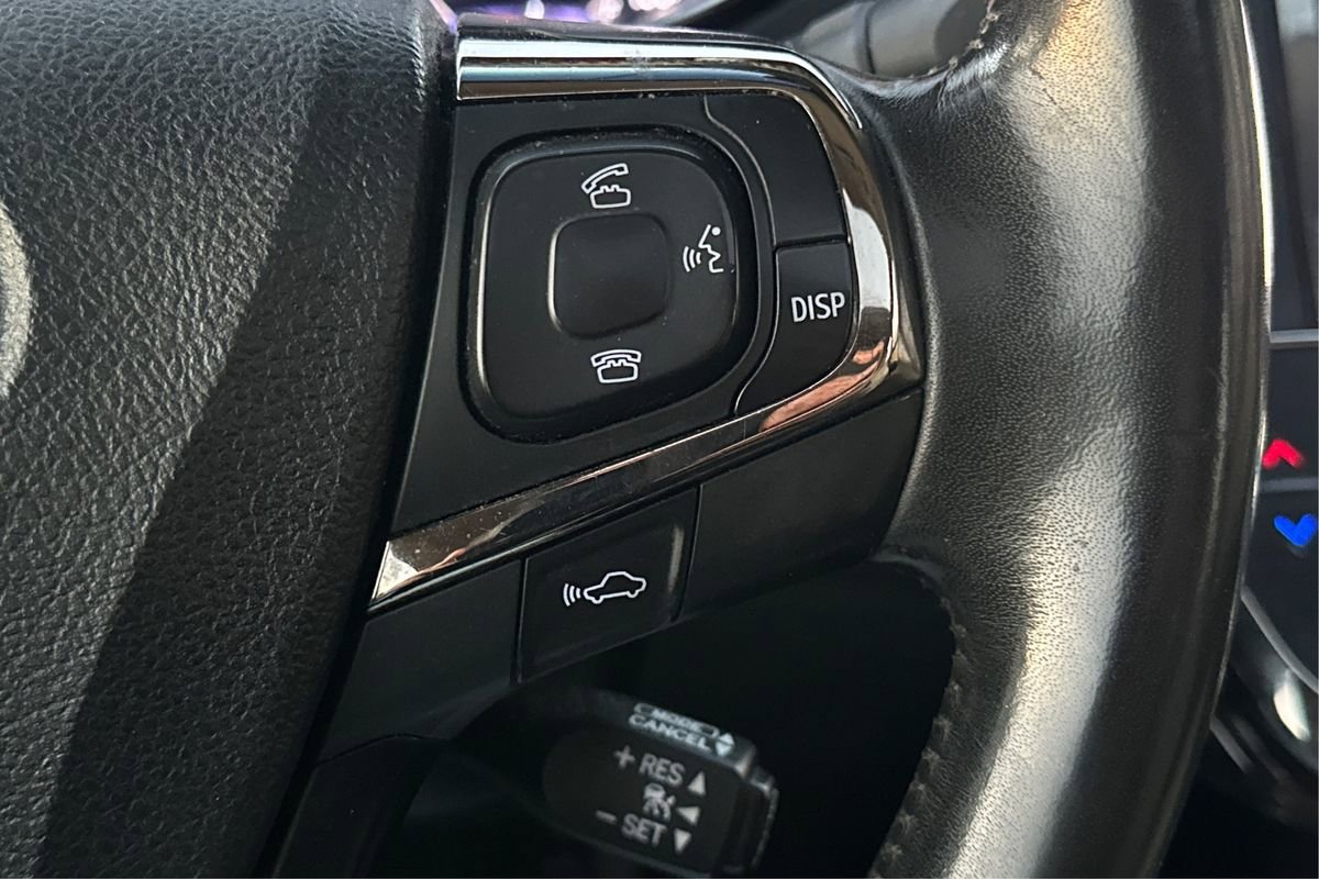 Used 2015 Toyota Avalon Limited image 36