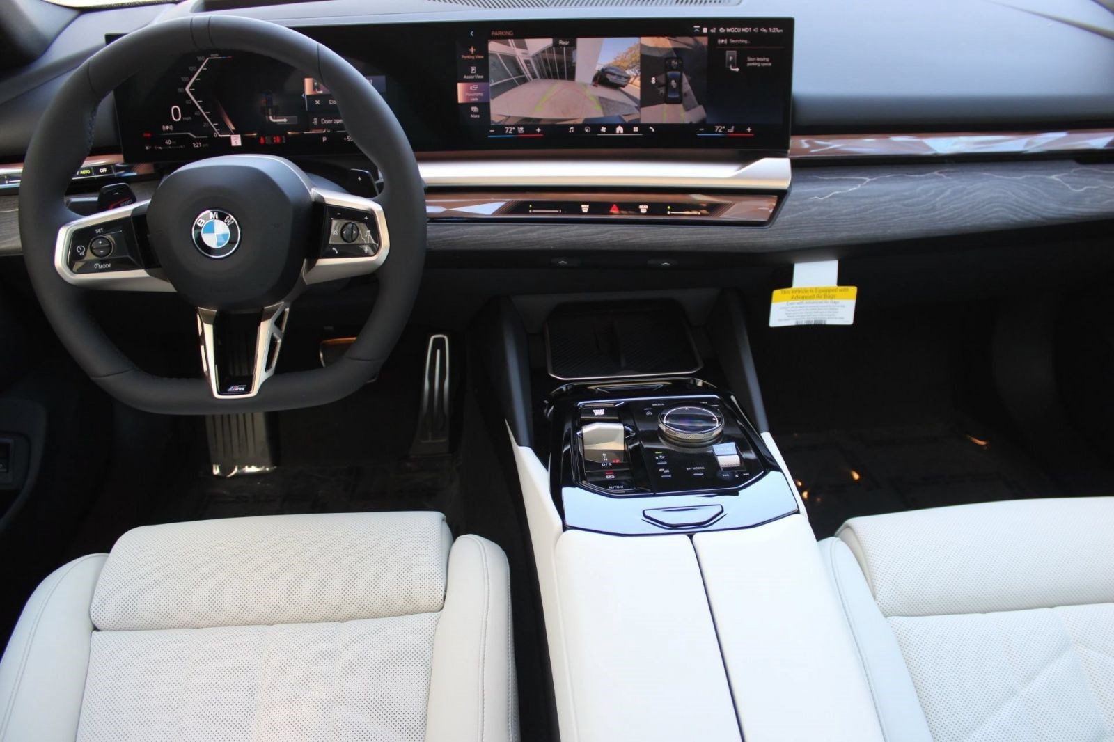 Used 2026 BMW 530i w/ M Sport Package RWD image 16
