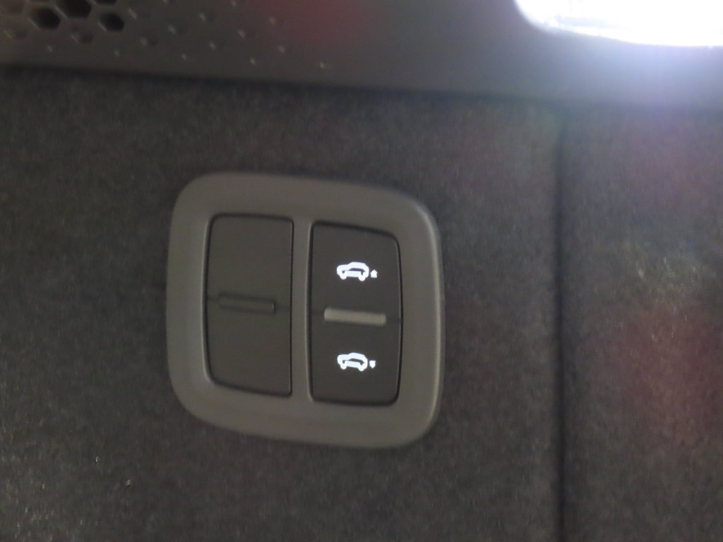 Used 2024 Porsche Macan 4 Electric AWD/4WD image 49