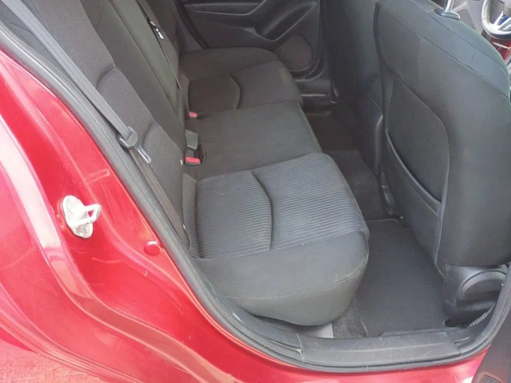 Used 2015 MAZDA MAZDA3 i Touring w/ Technology Package FWD image 20