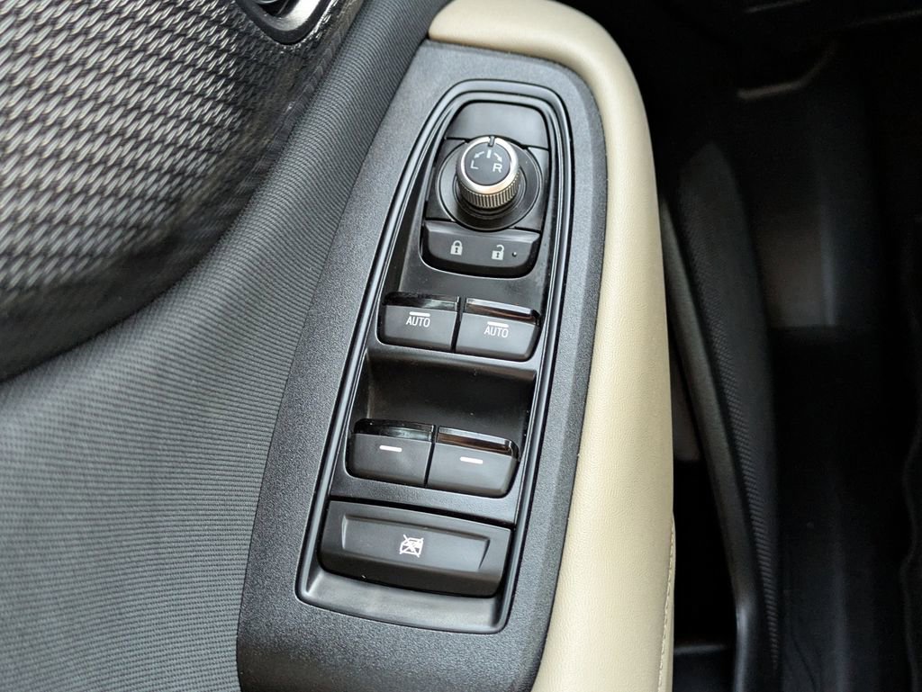 Used 2025 Subaru Outback Premium AWD/4WD image 25