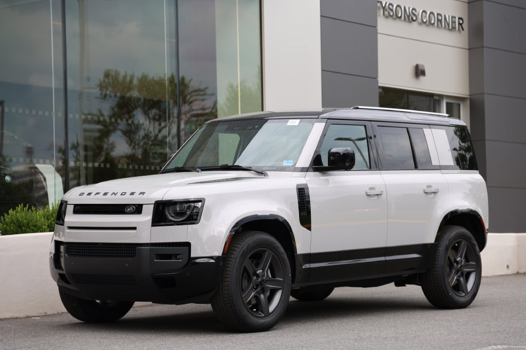 New 2026 Land Rover Defender 110 X-Dynamic SE AWD/4WD image 1