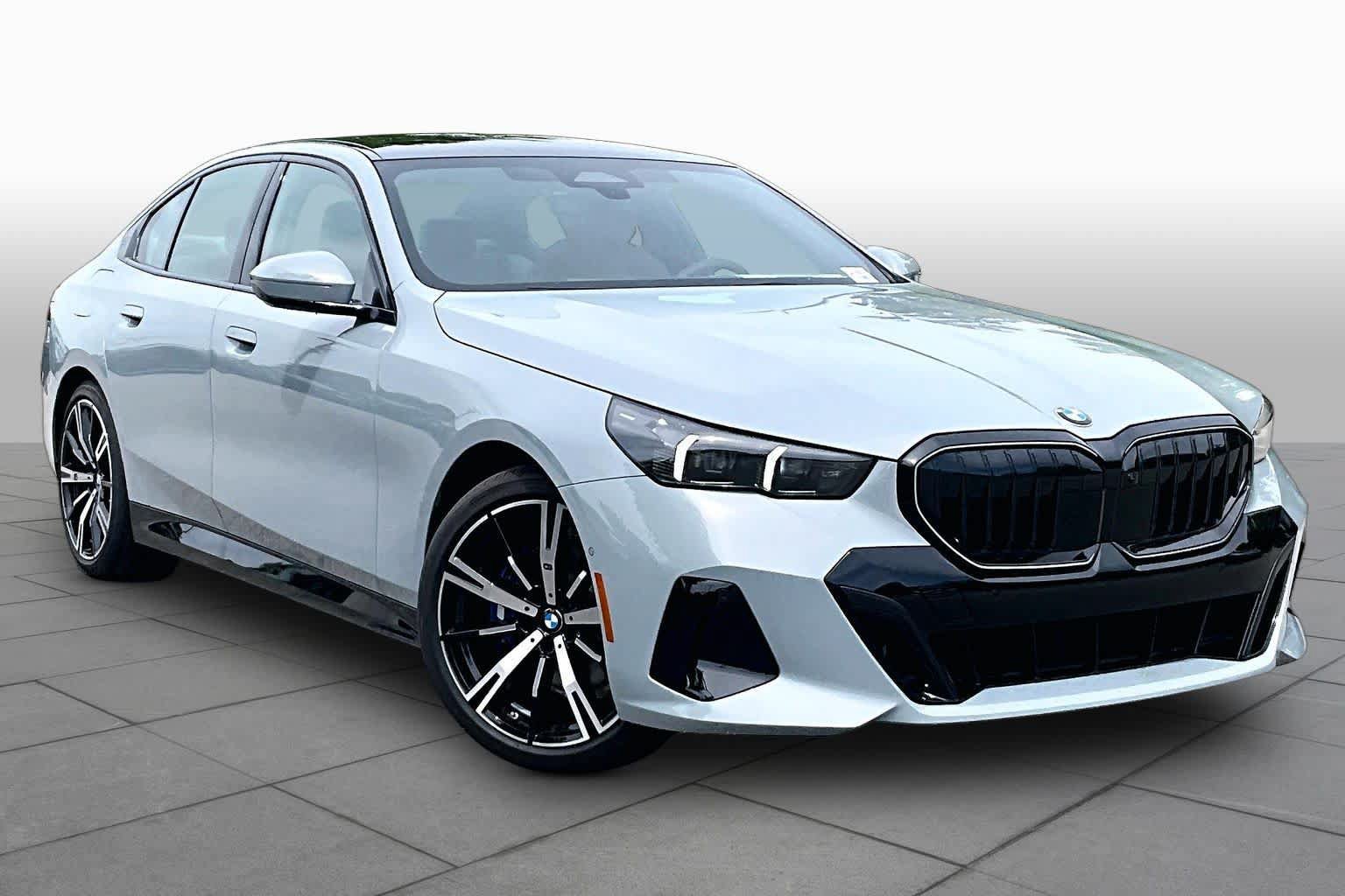 New 2026 BMW 530i xDrive w/ M Sport Package AWD/4WD image 2