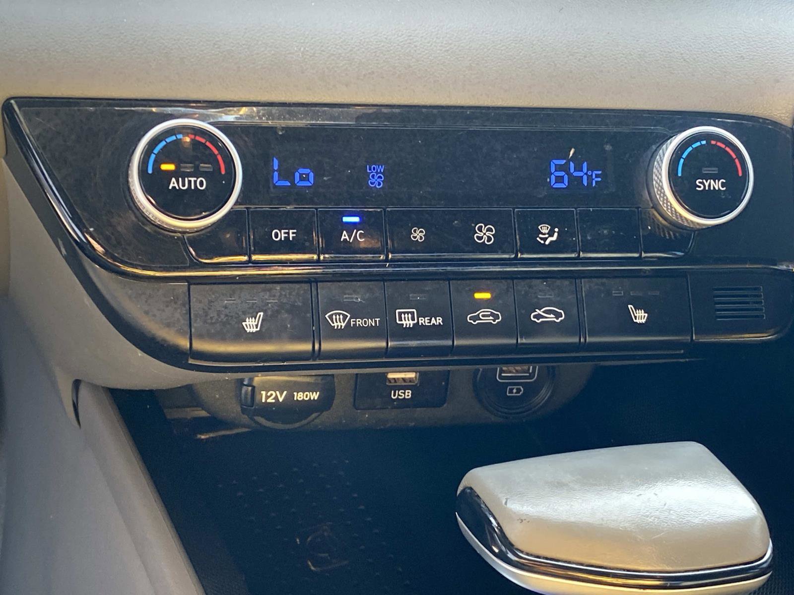 Used 2022 Hyundai Elantra SEL w/ Convenience Package image 18