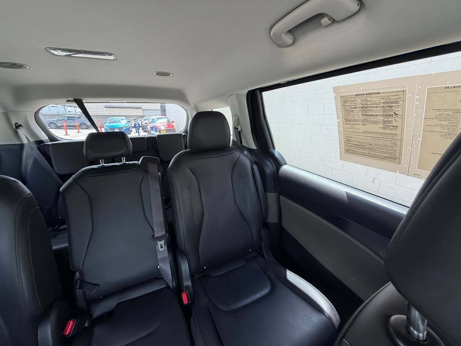 Used 2026 Kia Carnival FWD image 40