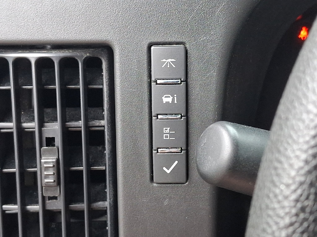 Used 2025 Chevrolet Express 2500 w/ Driver Convenience Package RWD image 23