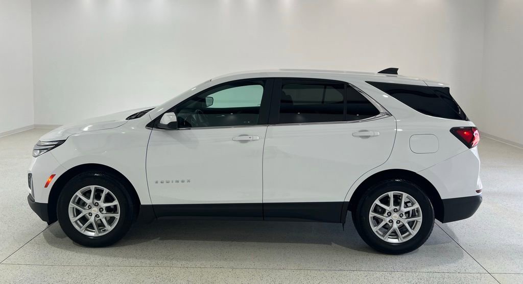 Used 2024 Chevrolet Equinox LT FWD image 2