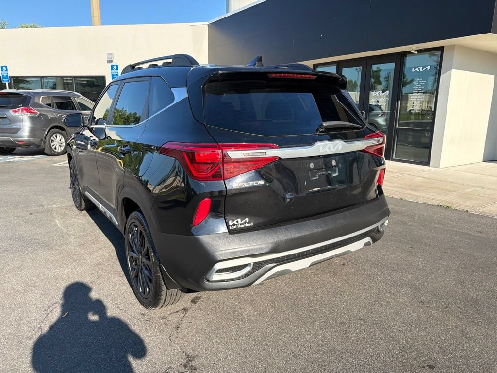 Certified 2022 Kia Seltos Nightfall Edition AWD/4WD image 10