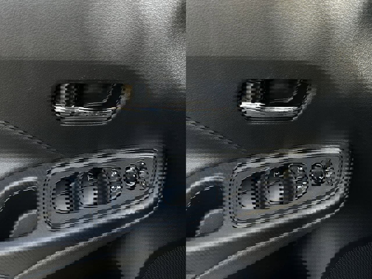 Certified 2024 Nissan Versa SV w/ Trunk Package image 25