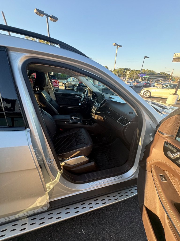 Used 2017 Mercedes-Benz GLS 550 4MATIC image 35