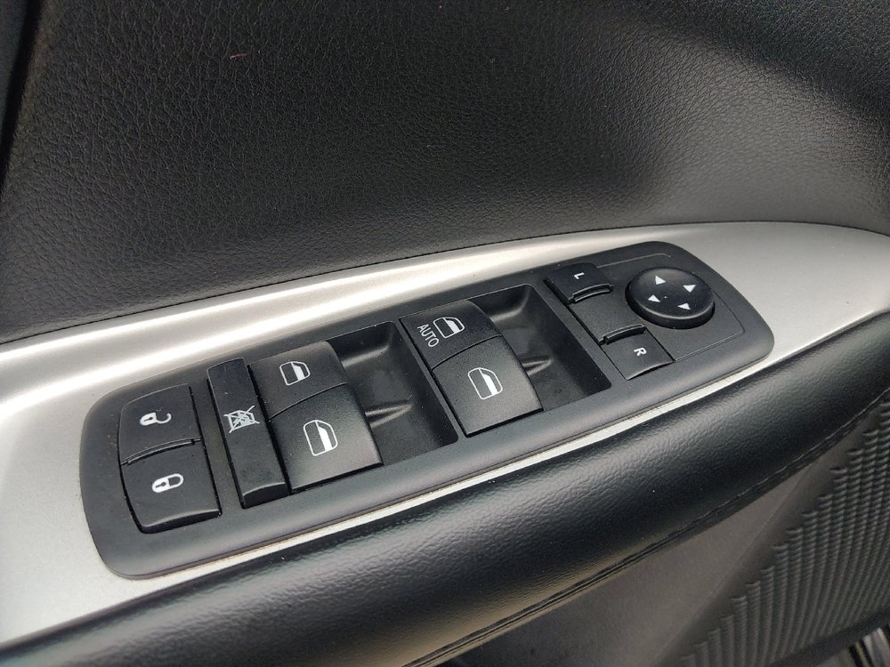 Used 2019 Dodge Journey SE w/ Connectivity Group FWD image 27