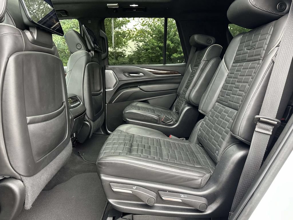 Used 2023 Cadillac Escalade Sport Platinum AWD/4WD image 10