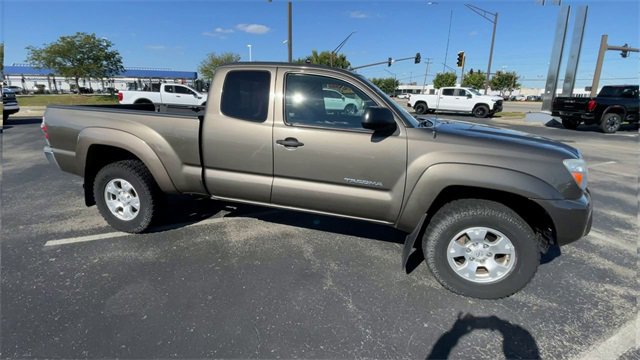 Used 2014 Toyota Tacoma 4x4 Access Cab image 3