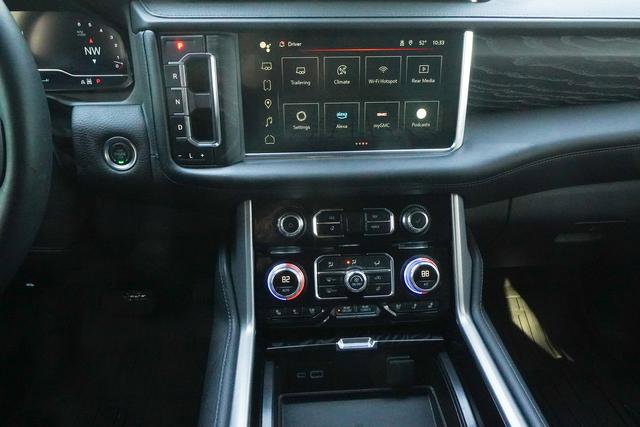 Used 2024 GMC Yukon Denali w/ Advanced Technology Package image 17